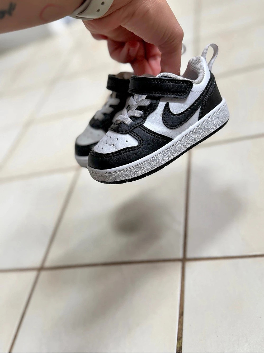 Nike Court Borough Low 2 Sneakers Black & White Boys US 6C - Picture 6 of 14
